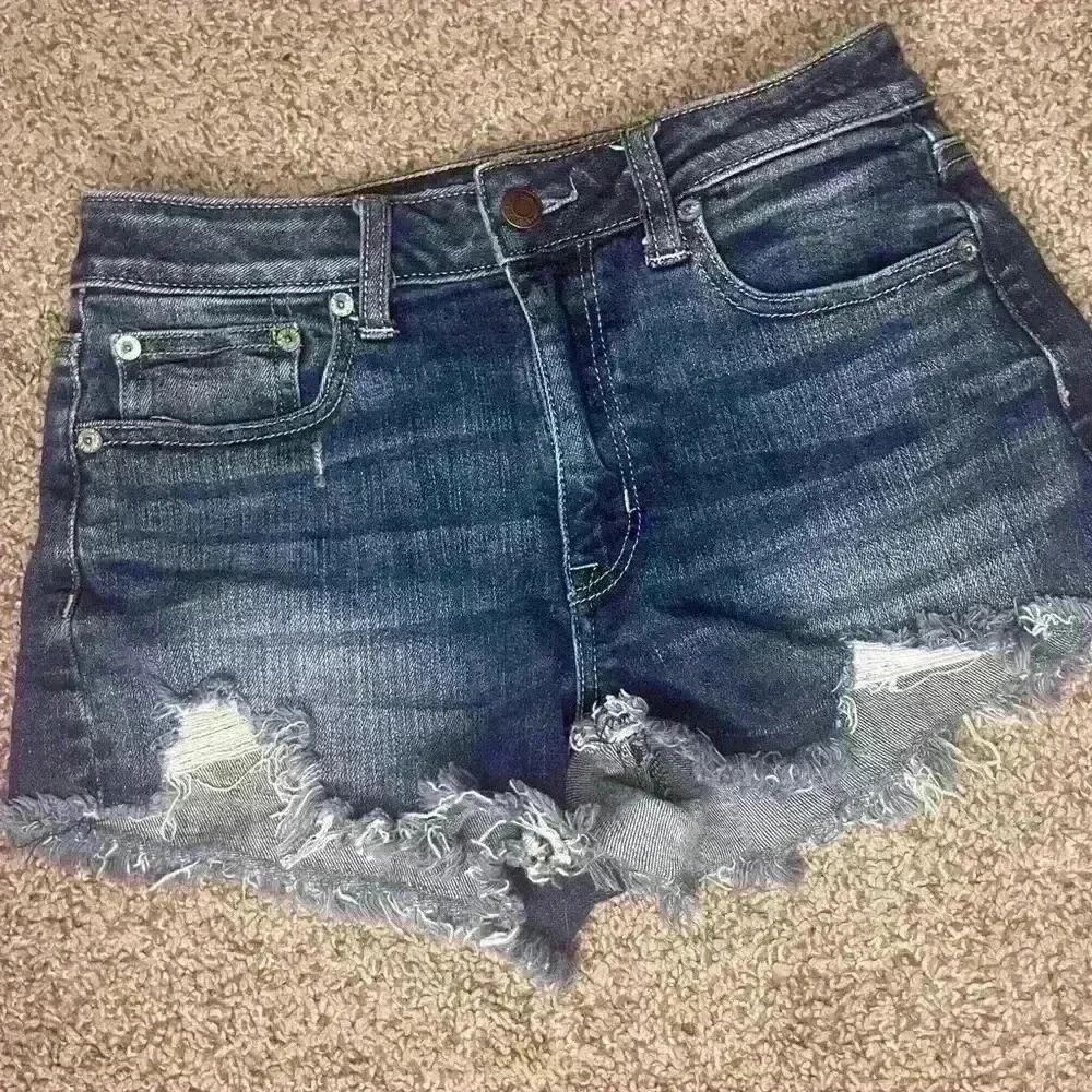 AMERICAN EAGLE hi-rise festival shorts size 2